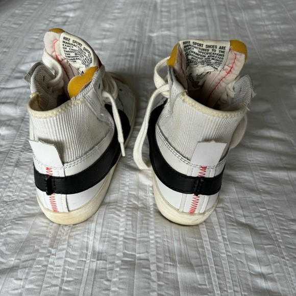 Men’s Nike Blazers (Size: 7 - fits a women’s size 8.5) - Picture 5 of 6